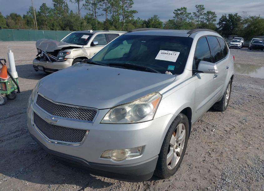 Photo 2 of 2009 Chevrolet Traverse LTZ (VIN 1GNER33D19S106834)