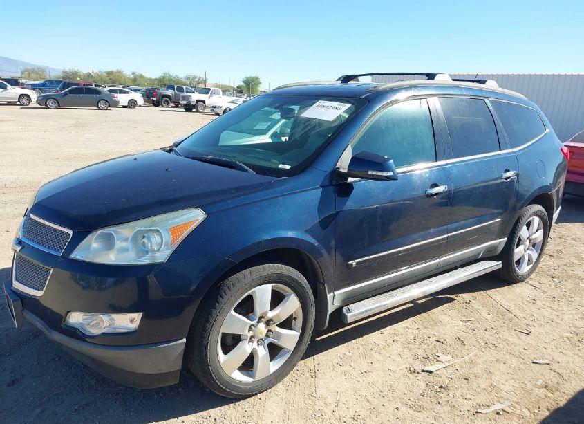 Photo 2 of 2009 Chevrolet Traverse LTZ (VIN 1GNER33D29S130690)
