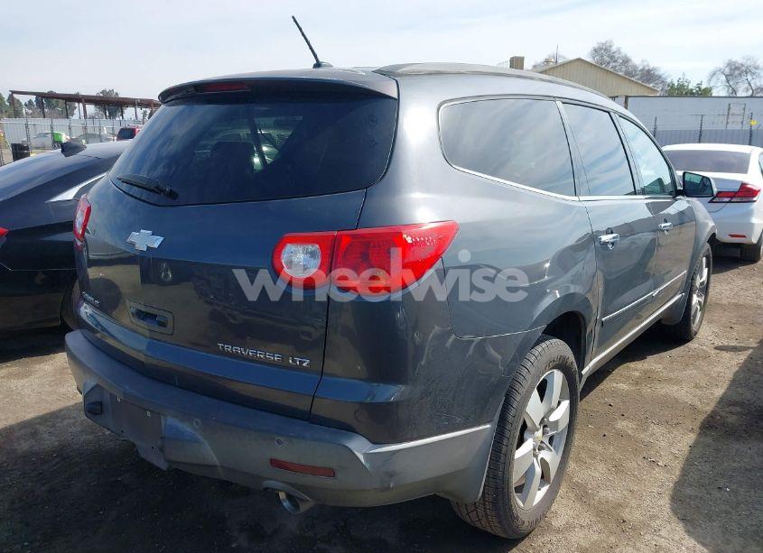 Photo 4 of 2009 Chevrolet Traverse LTZ (VIN 1GNER33D59S109901)