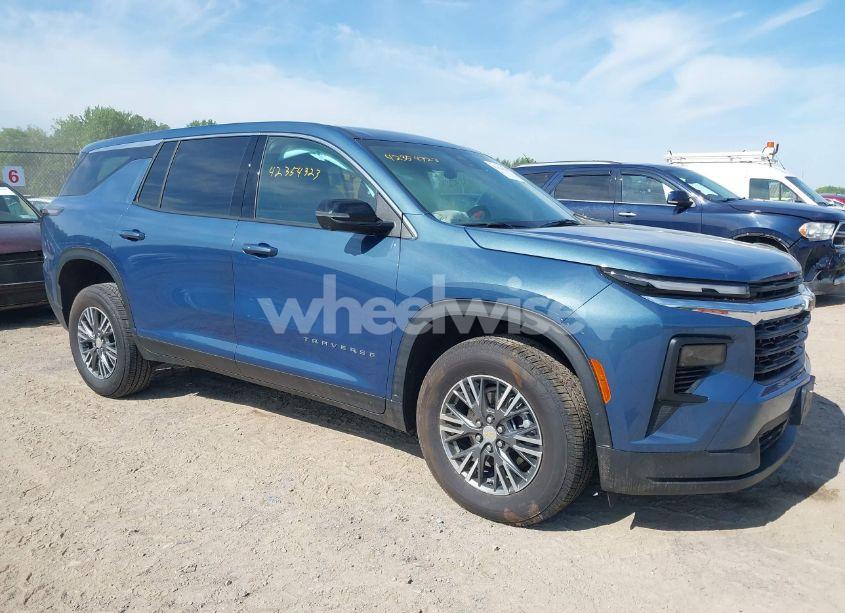 2024 Chevrolet Traverse FWD LS (VIN 1GNEREKS4RJ190066) main photo