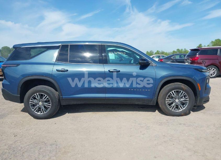 Photo 14 of 2024 Chevrolet Traverse FWD LS (VIN 1GNEREKS4RJ190066)