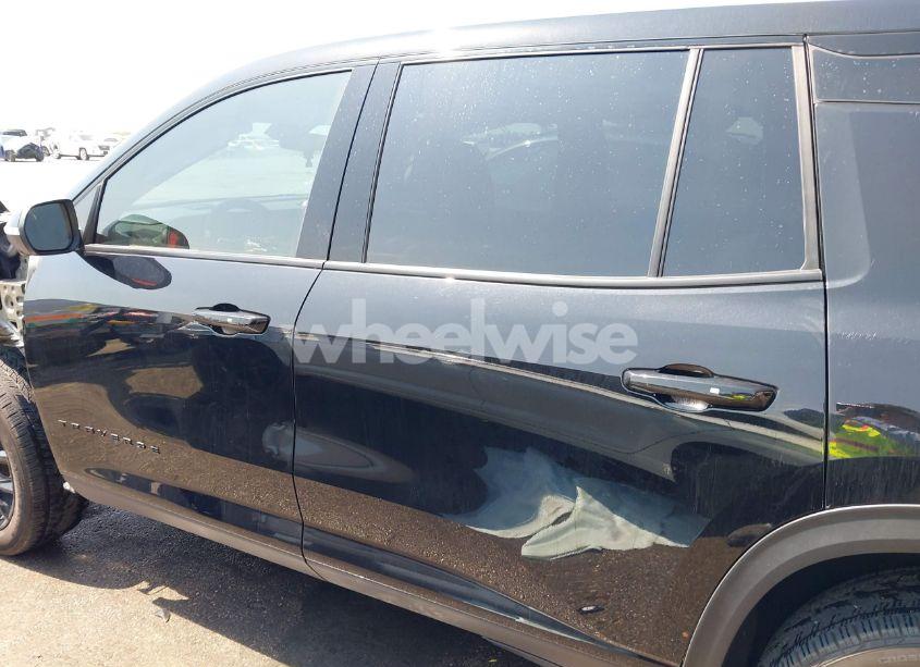 Photo 15 of 2024 Chevrolet Traverse FWD LS (VIN 1GNEREKS7RJ193074)