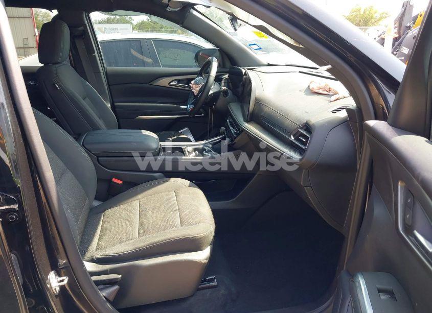 Photo 5 of 2024 Chevrolet Traverse FWD LS (VIN 1GNEREKS7RJ193074)