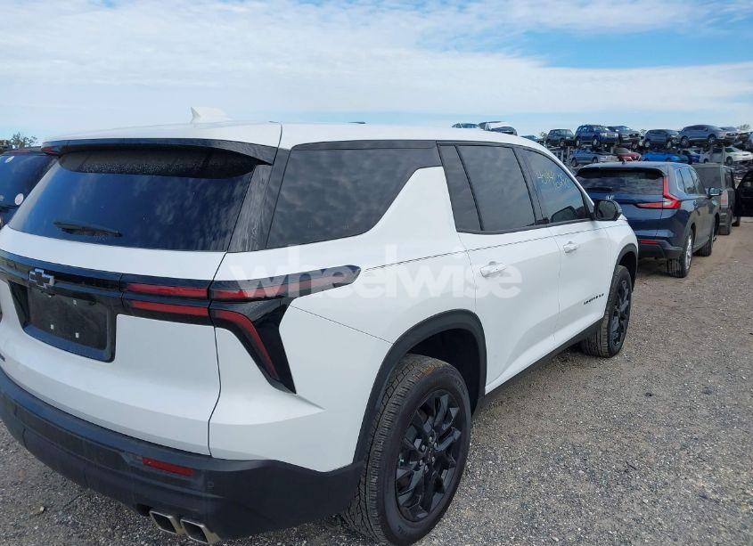 Photo 4 of 2024 Chevrolet Traverse FWD LS (VIN 1GNEREKSXRJ175524)