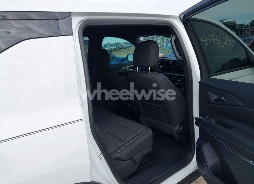 Photo 8 of 2024 Chevrolet Traverse FWD LS (VIN 1GNEREKSXRJ175524)