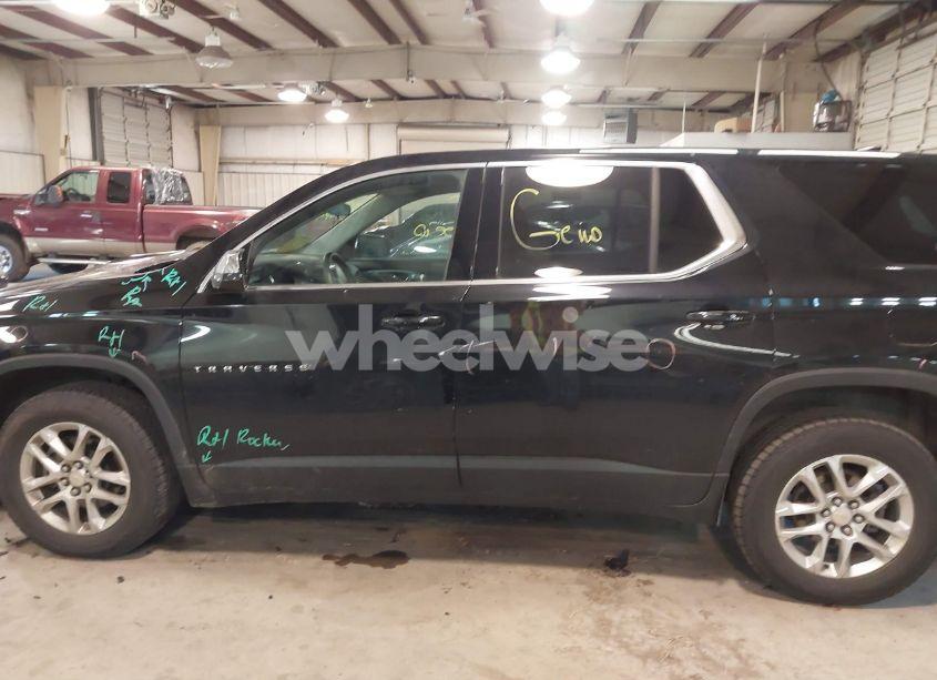 Photo 15 of 2019 Chevrolet Traverse LS (VIN 1GNERFKW0KJ149237)