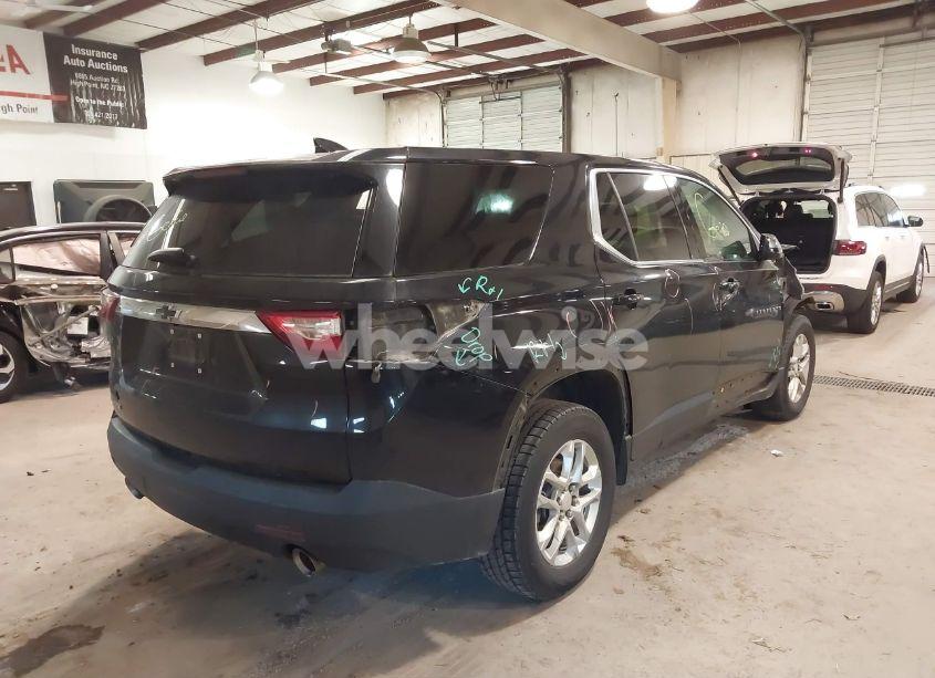 Photo 4 of 2019 Chevrolet Traverse LS (VIN 1GNERFKW0KJ149237)