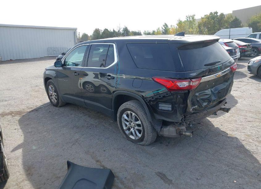 Photo 3 of 2019 Chevrolet Traverse LS (VIN 1GNERFKW0KJ198650)