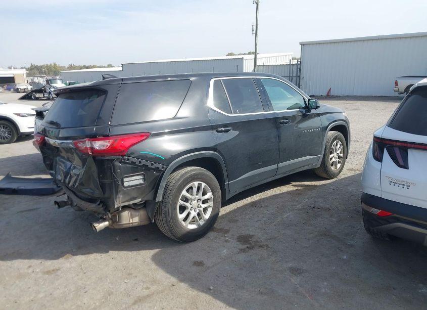 Photo 4 of 2019 Chevrolet Traverse LS (VIN 1GNERFKW0KJ198650)