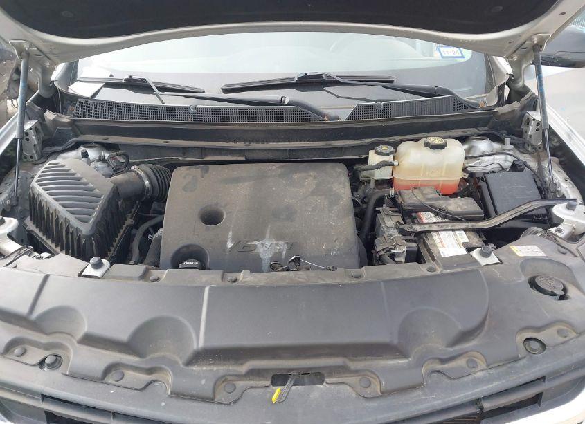 Photo 10 of 2019 Chevrolet Traverse LS (VIN 1GNERFKW0KJ209100)