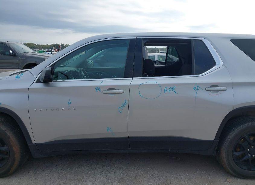 Photo 13 of 2019 Chevrolet Traverse LS (VIN 1GNERFKW0KJ209100)