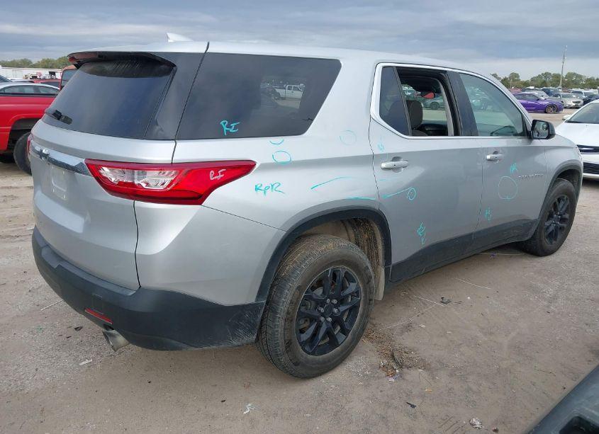 Photo 4 of 2019 Chevrolet Traverse LS (VIN 1GNERFKW0KJ209100)