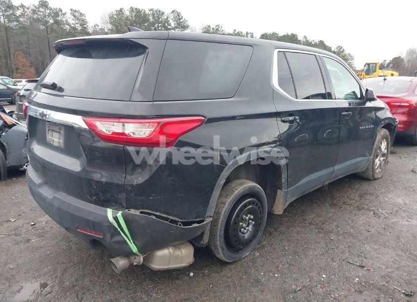 Photo 4 of 2020 Chevrolet Traverse FWD LS (VIN 1GNERFKW0LJ109421)