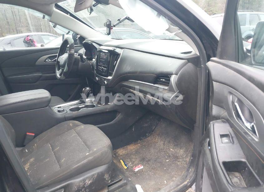 Photo 5 of 2020 Chevrolet Traverse FWD LS (VIN 1GNERFKW0LJ109421)