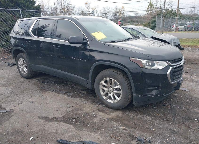 2021 Chevrolet Traverse FWD LS (VIN 1GNERFKW0MJ109548) main photo