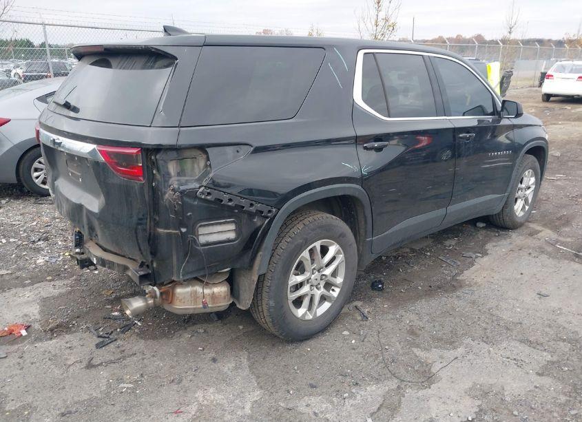 Photo 4 of 2021 Chevrolet Traverse FWD LS (VIN 1GNERFKW0MJ109548)