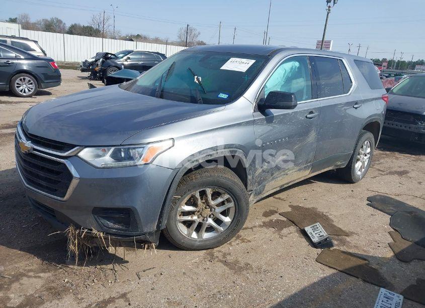 Photo 2 of 2021 Chevrolet Traverse FWD LS (VIN 1GNERFKW0MJ158961)