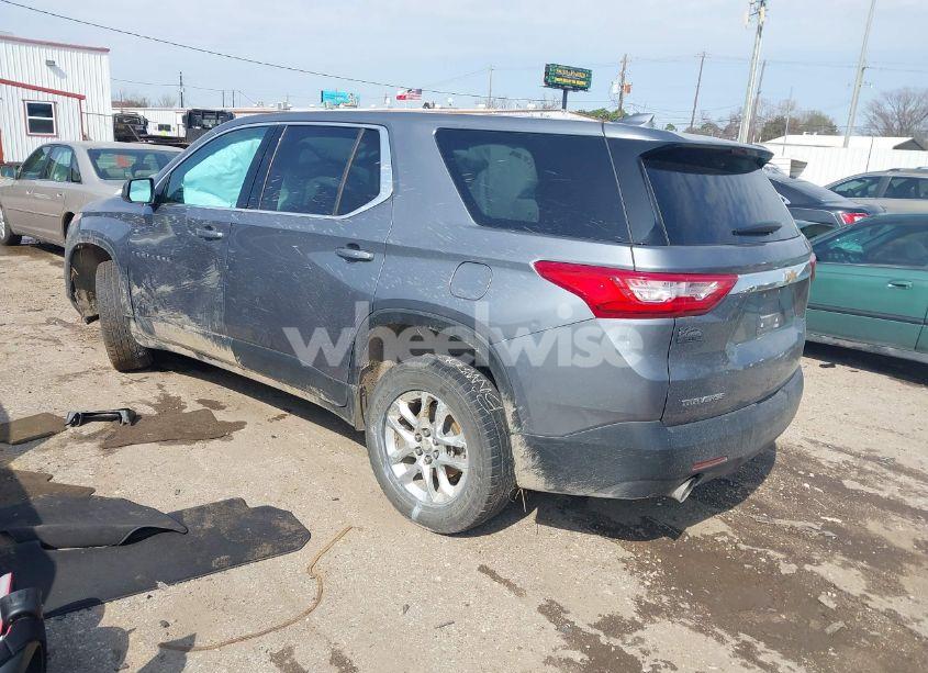 Photo 3 of 2021 Chevrolet Traverse FWD LS (VIN 1GNERFKW0MJ158961)