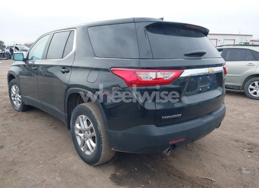 Photo 3 of 2021 Chevrolet Traverse FWD LS (VIN 1GNERFKW0MJ168602)