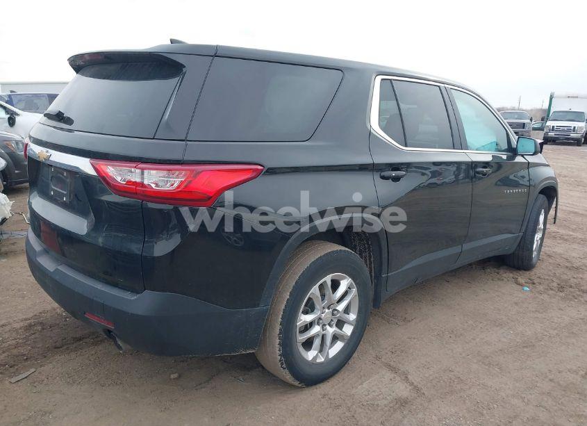 Photo 4 of 2021 Chevrolet Traverse FWD LS (VIN 1GNERFKW0MJ168602)