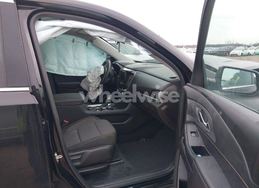 Photo 5 of 2021 Chevrolet Traverse FWD LS (VIN 1GNERFKW0MJ168602)