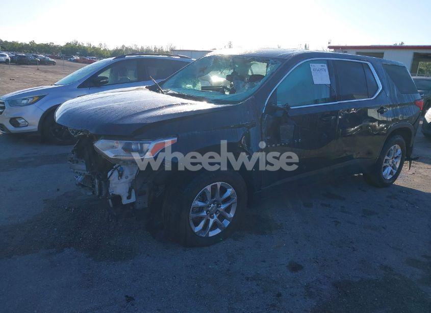 Photo 2 of 2021 Chevrolet Traverse FWD LS (VIN 1GNERFKW0MJ194763)