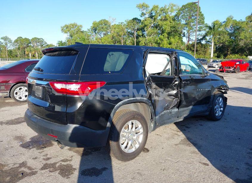 Photo 4 of 2021 Chevrolet Traverse FWD LS (VIN 1GNERFKW0MJ194763)