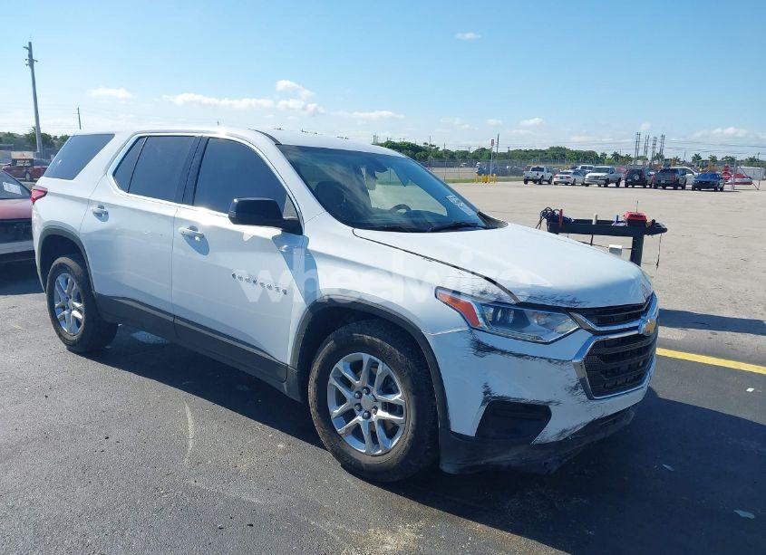 2021 Chevrolet Traverse FWD LS (VIN 1GNERFKW0MJ240592) main photo