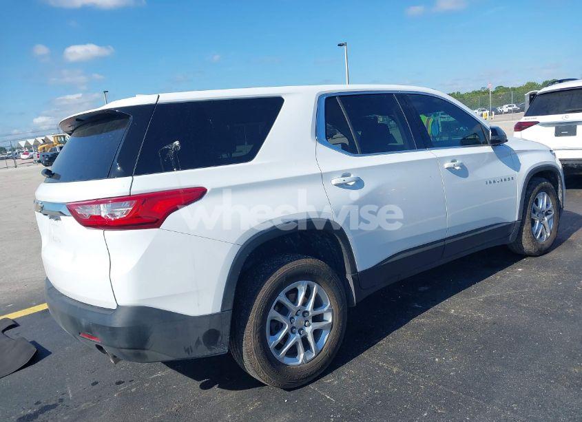 Photo 4 of 2021 Chevrolet Traverse FWD LS (VIN 1GNERFKW0MJ240592)
