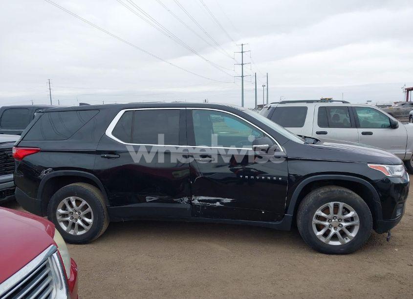Photo 13 of 2018 Chevrolet Traverse LS (VIN 1GNERFKW1JJ257896)