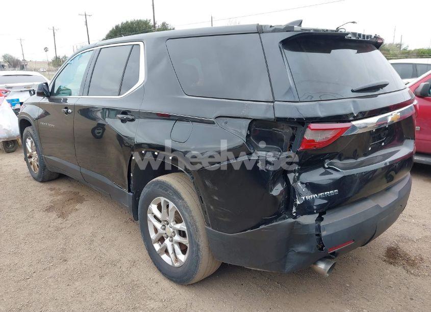 Photo 3 of 2018 Chevrolet Traverse LS (VIN 1GNERFKW1JJ257896)