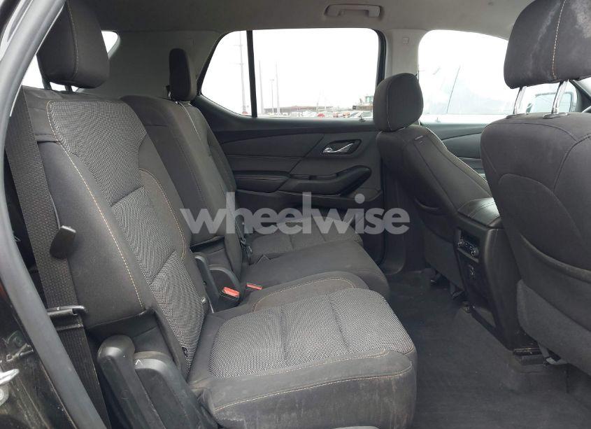 Photo 8 of 2018 Chevrolet Traverse LS (VIN 1GNERFKW1JJ257896)