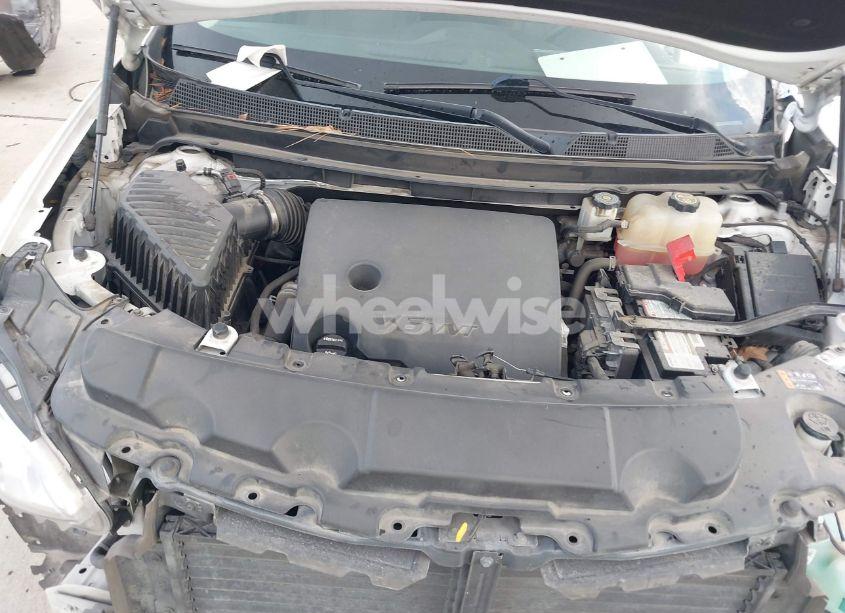 Photo 10 of 2018 Chevrolet Traverse LS (VIN 1GNERFKW1JJ266971)