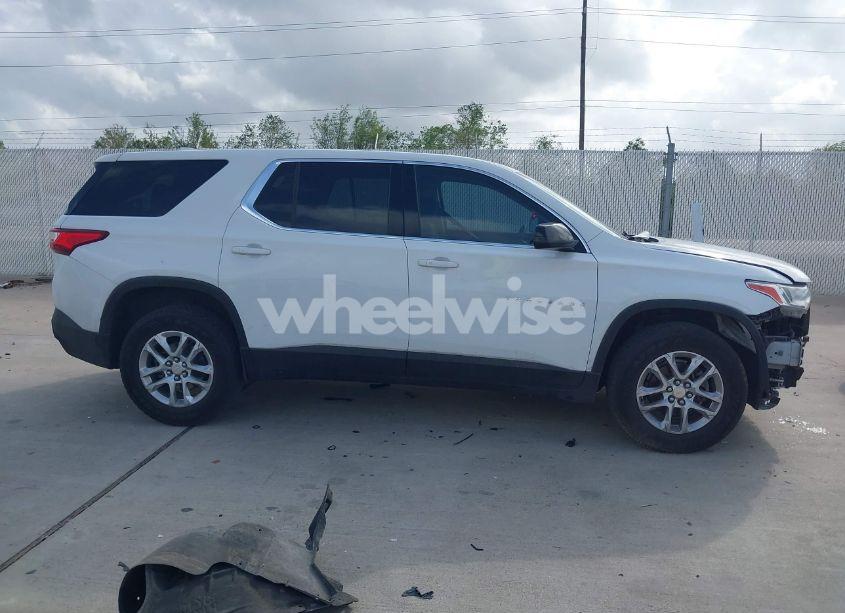 Photo 13 of 2018 Chevrolet Traverse LS (VIN 1GNERFKW1JJ266971)