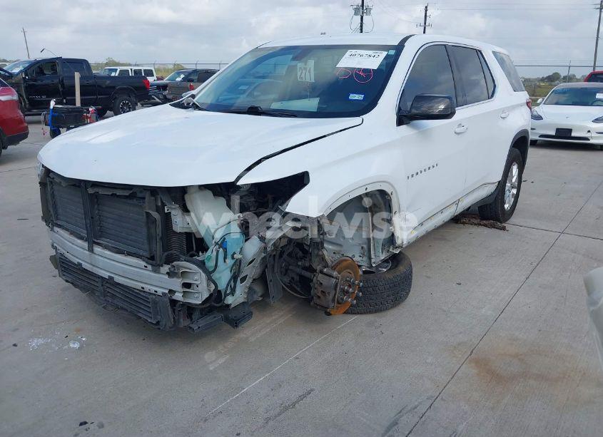 Photo 2 of 2018 Chevrolet Traverse LS (VIN 1GNERFKW1JJ266971)