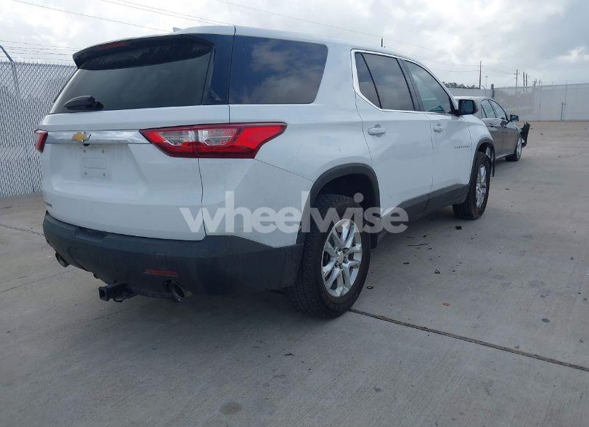 Photo 4 of 2018 Chevrolet Traverse LS (VIN 1GNERFKW1JJ266971)