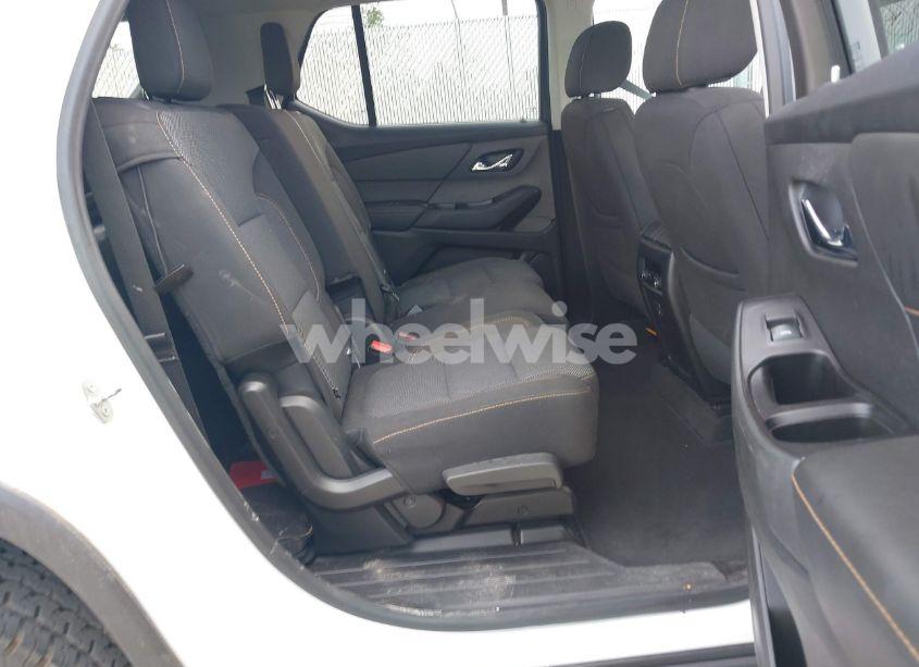 Photo 8 of 2018 Chevrolet Traverse LS (VIN 1GNERFKW1JJ266971)