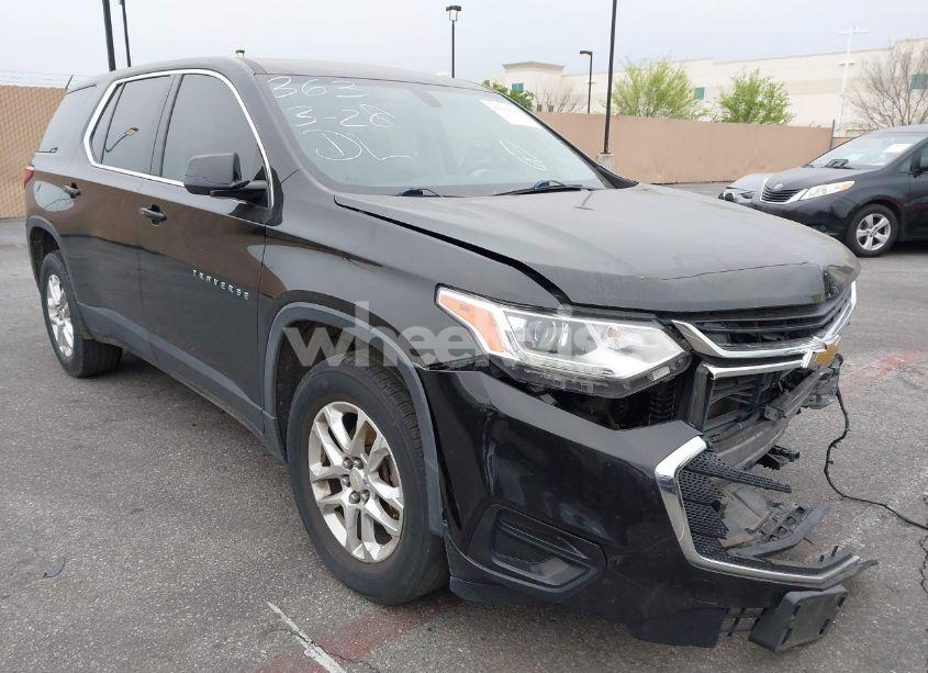2019 Chevrolet Traverse LS (VIN 1GNERFKW1KJ207291) main photo