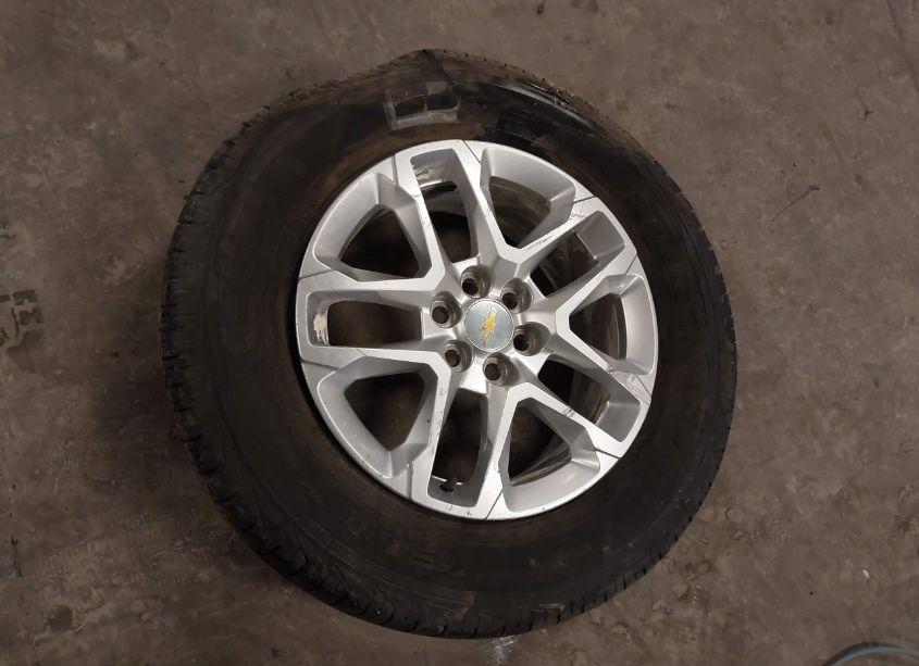 Photo 12 of 2019 Chevrolet Traverse LS (VIN 1GNERFKW1KJ257916)