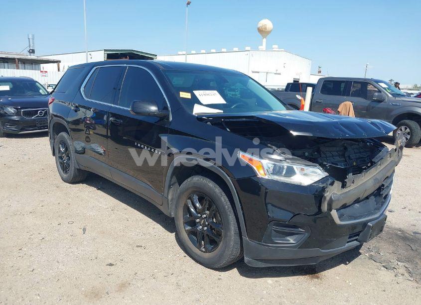 2019 Chevrolet Traverse LS (VIN 1GNERFKW1KJ310856) main photo