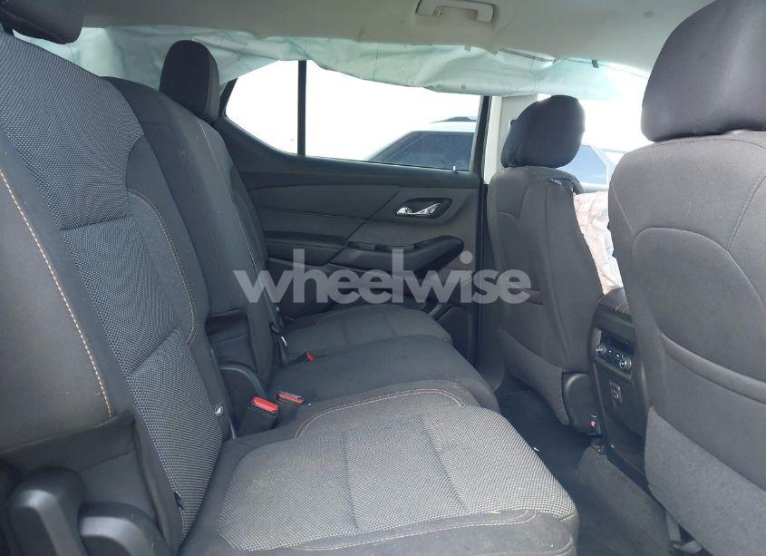 Photo 8 of 2019 Chevrolet Traverse LS (VIN 1GNERFKW1KJ312140)