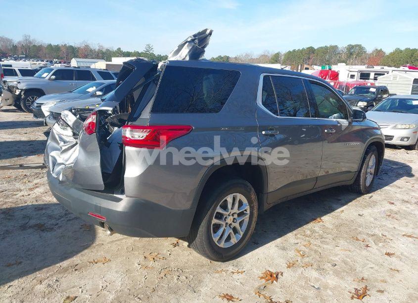 Photo 4 of 2020 Chevrolet Traverse FWD LS (VIN 1GNERFKW1LJ148065)