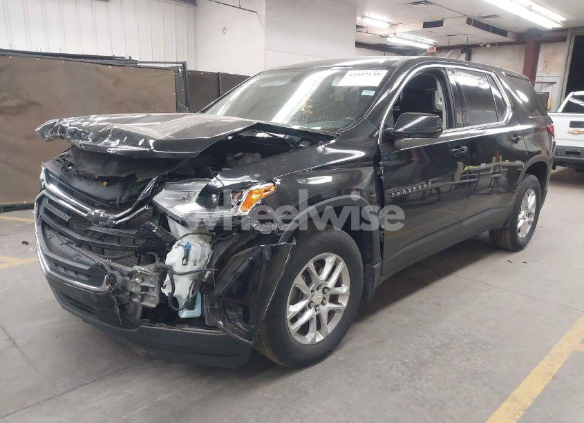 Photo 2 of 2020 Chevrolet Traverse FWD LS (VIN 1GNERFKW1LJ185651)