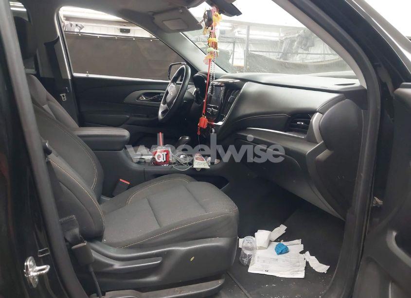 Photo 5 of 2020 Chevrolet Traverse FWD LS (VIN 1GNERFKW1LJ185651)