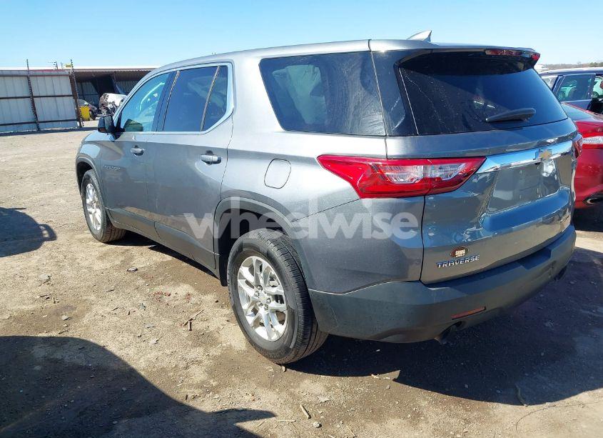 Photo 3 of 2020 Chevrolet Traverse FWD LS (VIN 1GNERFKW1LJ188310)