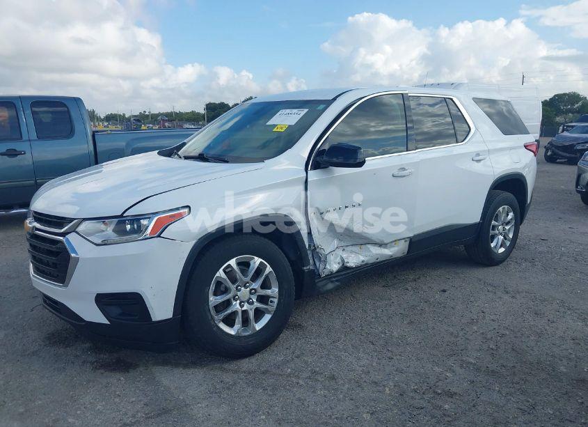 Photo 2 of 2020 Chevrolet Traverse FWD LS (VIN 1GNERFKW1LJ189991)