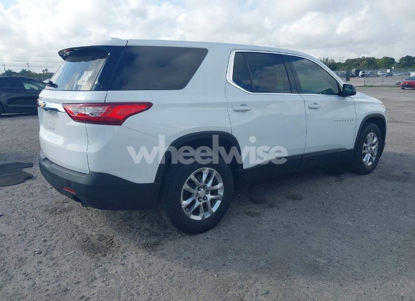 Photo 4 of 2020 Chevrolet Traverse FWD LS (VIN 1GNERFKW1LJ189991)