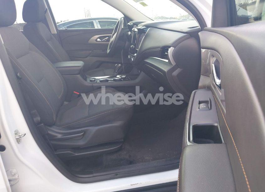 Photo 5 of 2020 Chevrolet Traverse FWD LS (VIN 1GNERFKW1LJ189991)