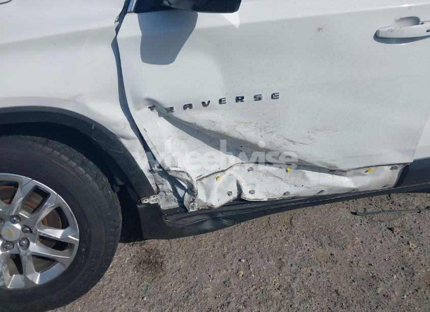 Photo 6 of 2020 Chevrolet Traverse FWD LS (VIN 1GNERFKW1LJ189991)