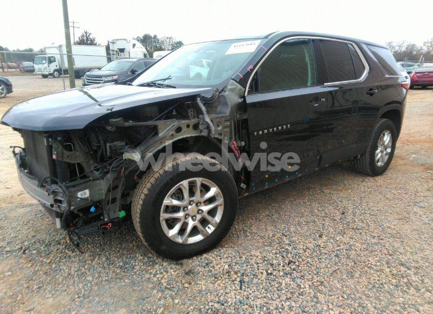 Photo 2 of 2021 Chevrolet Traverse FWD LS (VIN 1GNERFKW1MJ110692)